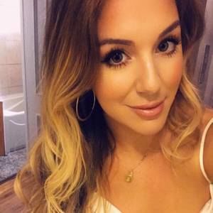 Meet your Posher, Bee